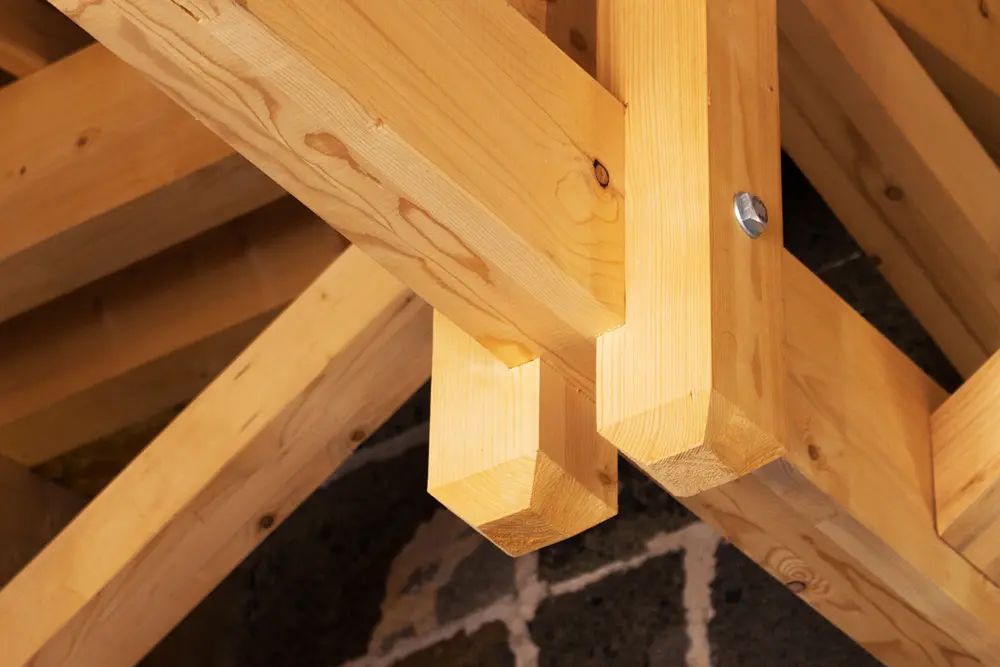 renovtoiturelorraine-traitement-charpente-en-bois